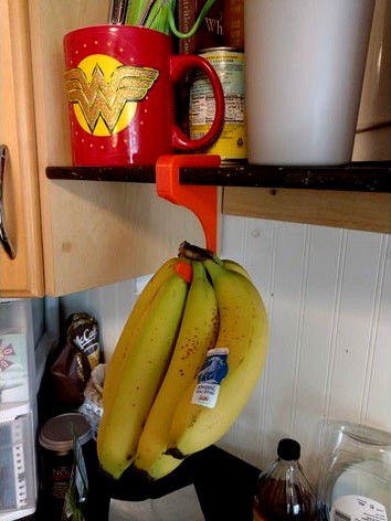 Banana Hanger Shelf Clip by Entropy4U