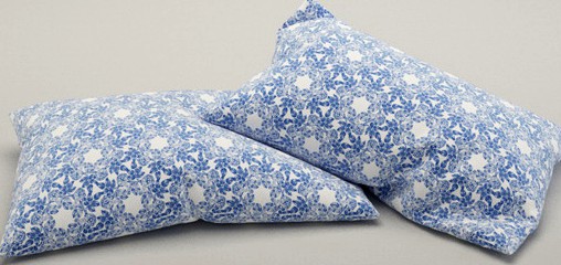 Set of 2 pillows with 5 Vray materials for c4d