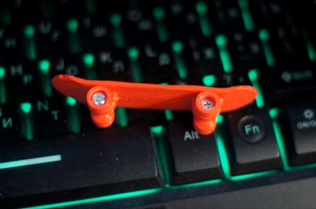 Miniature Skateboard by kutelev