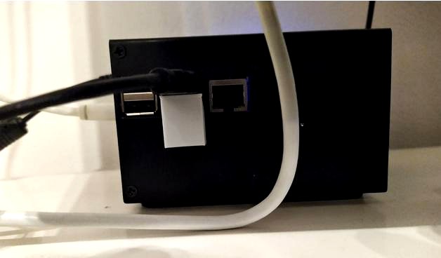 USB bridge cover (e.g. Raspberry Pi) by brunothg