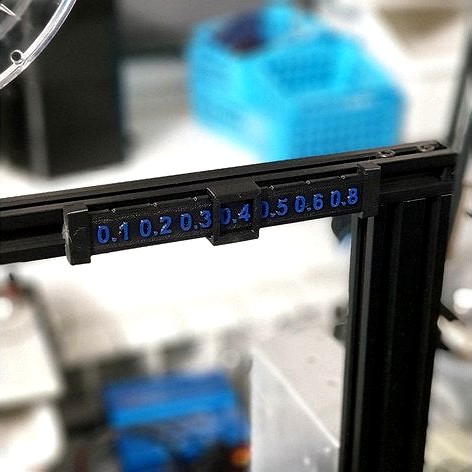Nozzle size indicator / reminder for Ender 3 and other V-slot profile based printers by krislabs