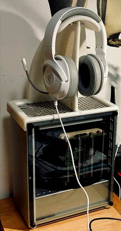 ITX Case Headphone Stand by 9gel