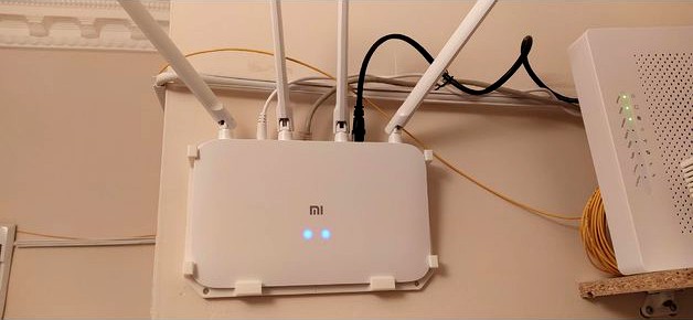 Xiaomi Mi Router 4A Giga (R4A) Wall Mount Easy Printable by Yufu