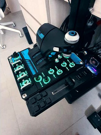 Throttle Button Box Add-on by crispy12