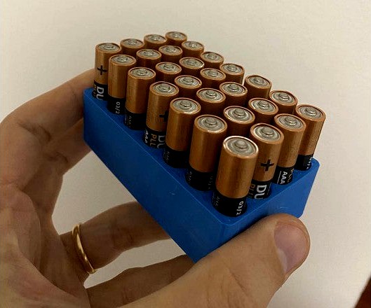 AAA Battery Holder by bulgaro80