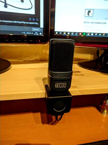 Condenser microphone table mount by lrodriguezesc