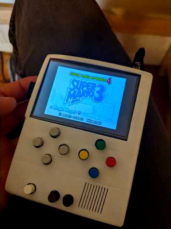 Raspberry Pi Retrogaming Case by Eguin