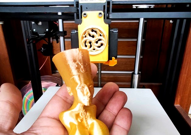 N E F E R T I T I by FiveNights