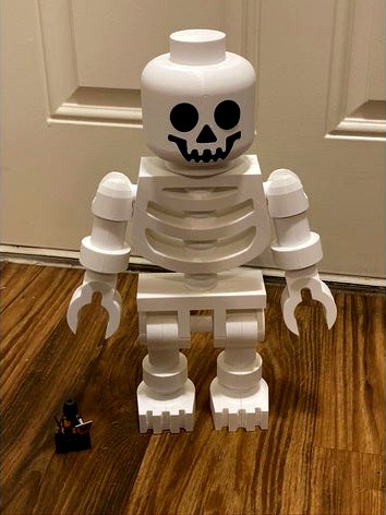 Giant Lego Skeleton (Face & Arm Improvements) by DDRBoxman