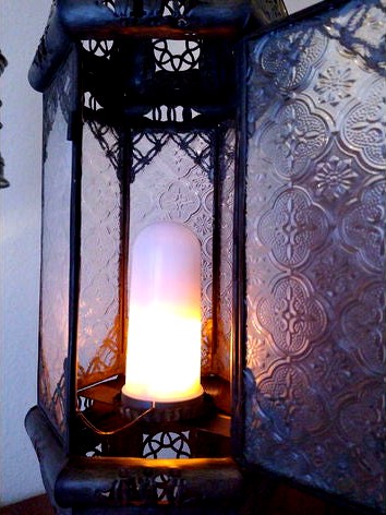 Fixture for LED Flame light bulb by Farantir