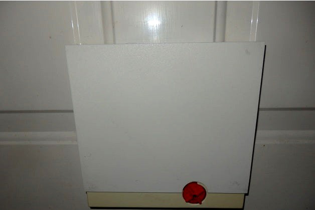 Cat flap cover by mmsparky