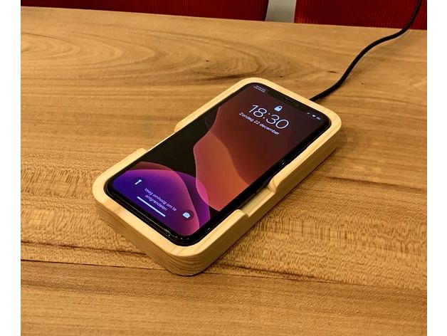 iPhone 11 Pro wireless charging dock by bjorntm