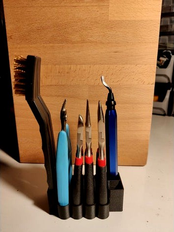 Pliers and tools holder by mistic100
