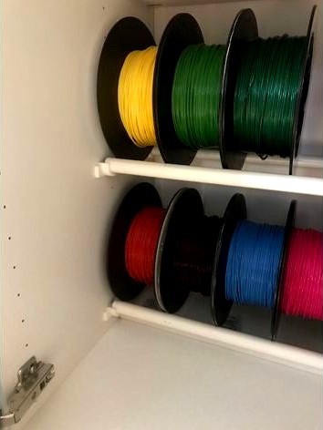 Balda para almacenaje de rollos de filamento de impresión 3D by class64