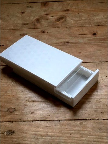 Microscope slide box by Jarikri