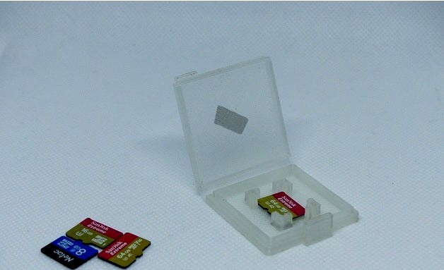 Case for 1-4 Micro SD Cards by MrColinZ