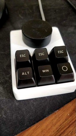 Macropad with rotary encoder CU7 and knob by Apocalypson