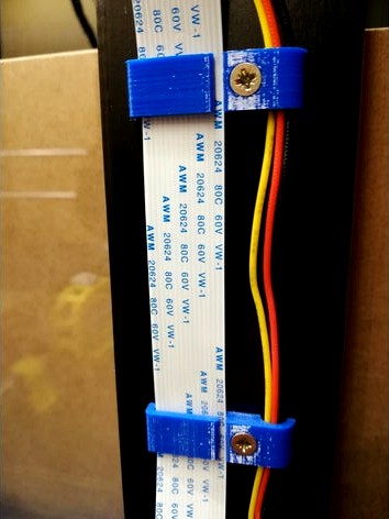 Raspberry Pi Camera cable clamp (optional with cable clamp) by Malte_H