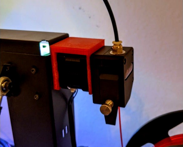 i3 Style Printer - Right Hand Extruder Mount by Blackburn29