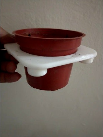 Hydroponic bracket (for 3 inch flower pot & floating on water) by gaderchen