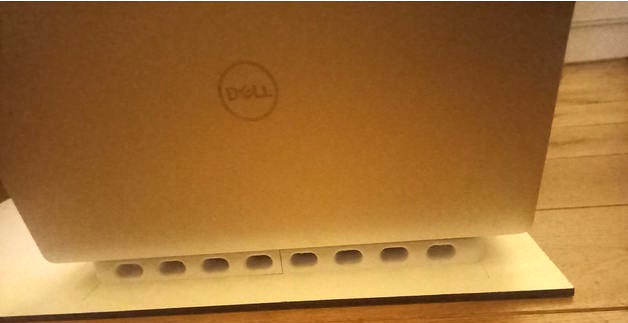 Dell XPS 15 raiser/stand by wfvn