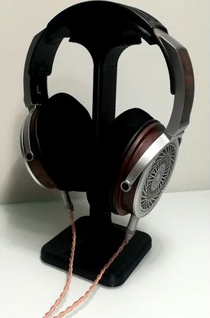 Tall headphone stand with weighted base by Hawaka