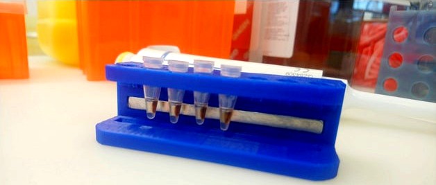 0.2 mL PCR tube magnet rack by rdepaoli