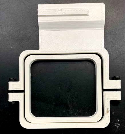 Embroidery Frame / Cadre broderie 40x40 by JeremyFT