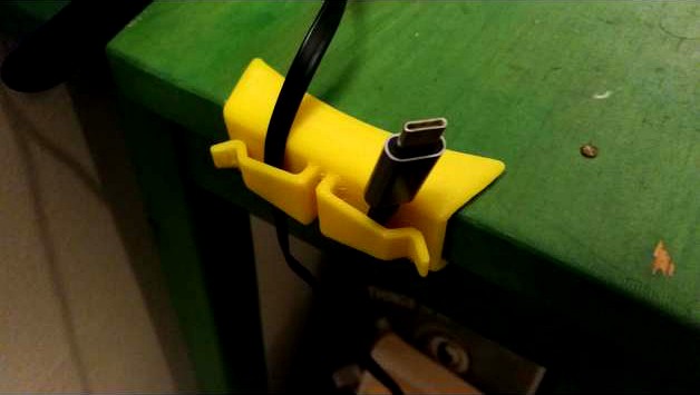 Table Edge Wire Routing Clip by EngineerErrant