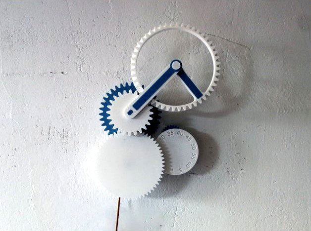 Moving Gear Clock by teunKeusters