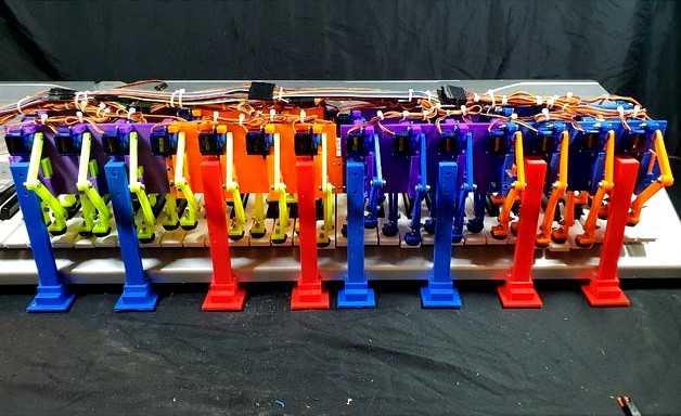 Piano Playing Robot by ThatRobotGuy