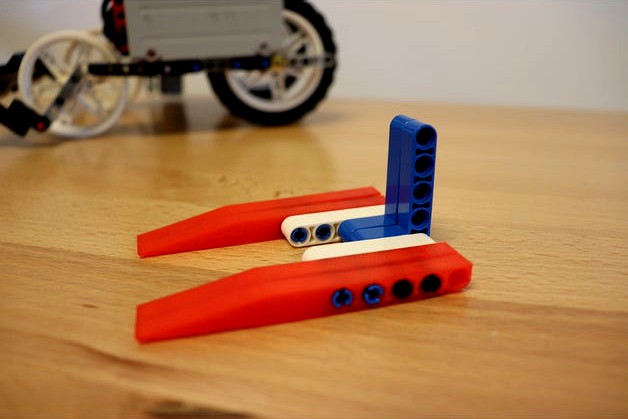 LEGO Technic Forklift Beam by aguzinski