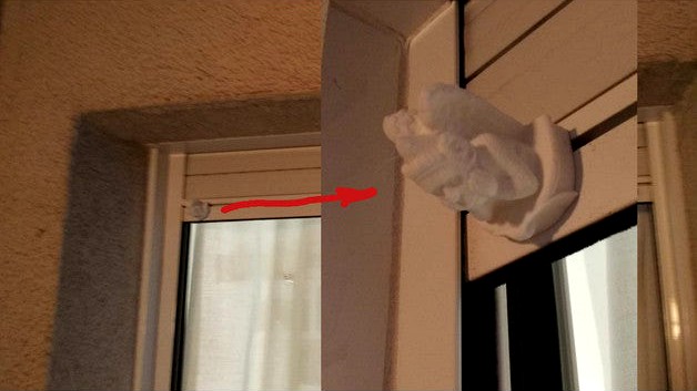 Thinking Gargoyle - Window blind stopper by carlesoriol