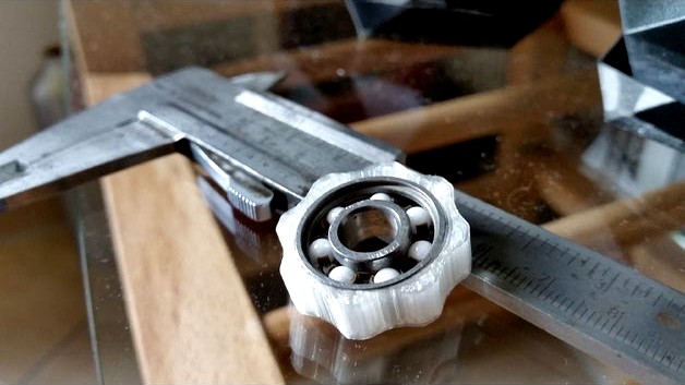 Z E N Spinner by Flowr