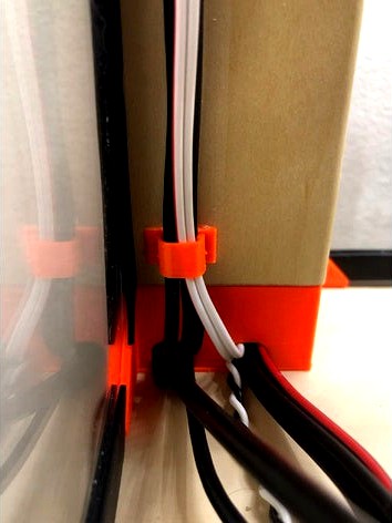 Prusa Enclosure Bottom Corner with more cable space by Kissman