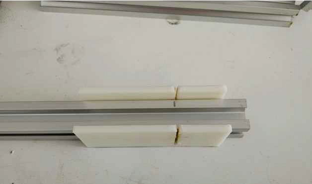 2020 Aluminum Extrusion Cutting Jig by zamzoum