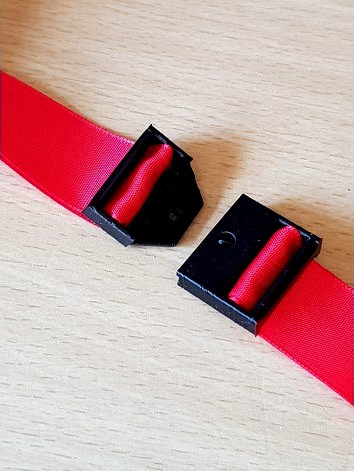 Lanyard Safety Clip (Can also be used for Medals) by Goingmad