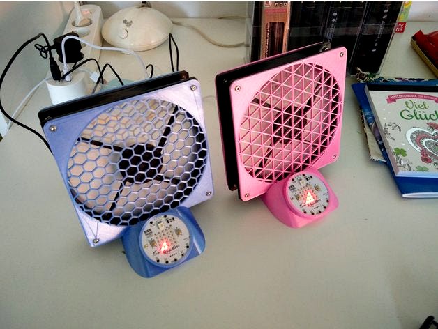 Kniwwelino Desktop Fan by lazyzero
