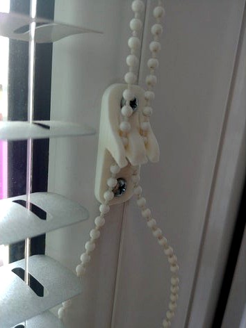 Venetian blind holder by Lukass