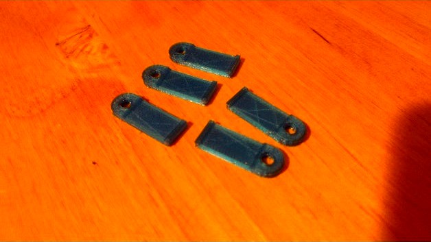 Wire clip for thin wires and LED strips by WidescreenJohn