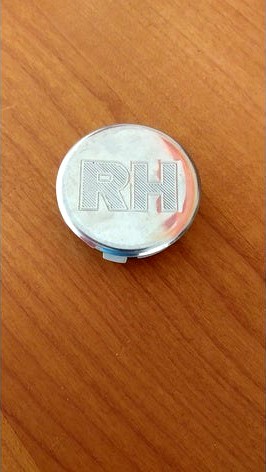 RH rim center cap (with Corrado VR6 logo) by hendrik6073