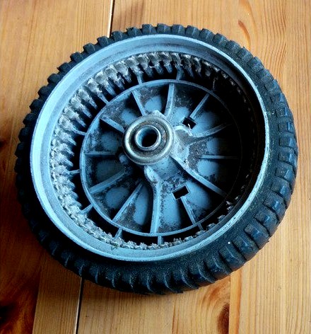 drive wheel for lawnmower by taimanov