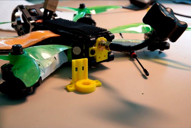 Armattan Chameleon / Rooster ImmersionRC Tramp VTX SMA antenna mount by nevinleiby