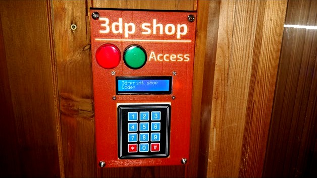 Simple Door Lock - 3D-Printing and Arduino Project by Caverntwo