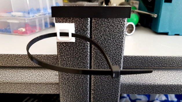 Stripeholder 20mm x 20mm  by Fastmek