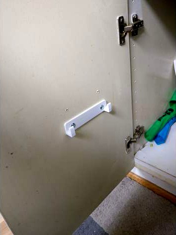 IKEA Trash Can Holder by the_rusemaster