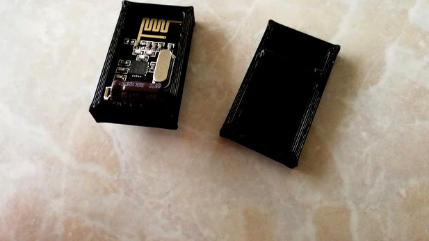 Housing for nRF24L01 module by ChreguBernina