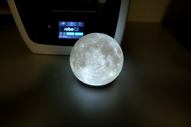 High Detailed Moon Lamp by moononournation