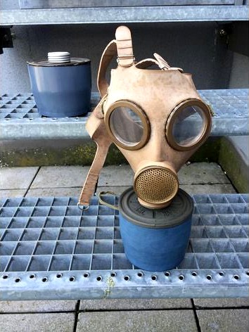 standart gas mask filter belgian army ABL 1980 by philippe00