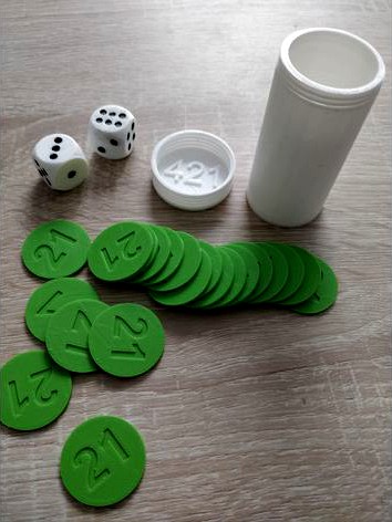 421 kit :  box, token and dice by Gayelord